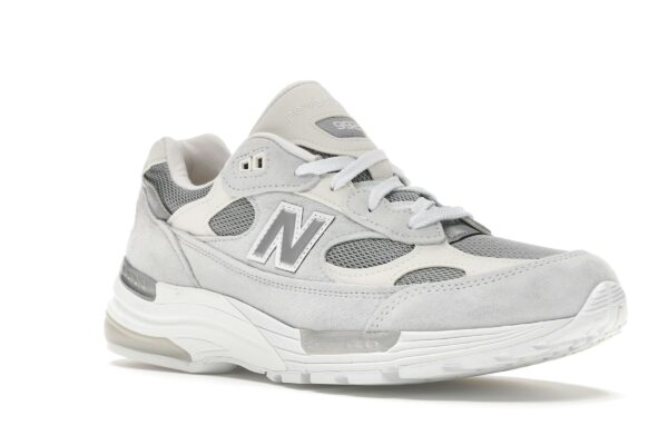 Photo by Sixfootoak Studio New Balance 992 White Silver Nimbus Cloud M992NC: Zapatillas deportivas para hombre