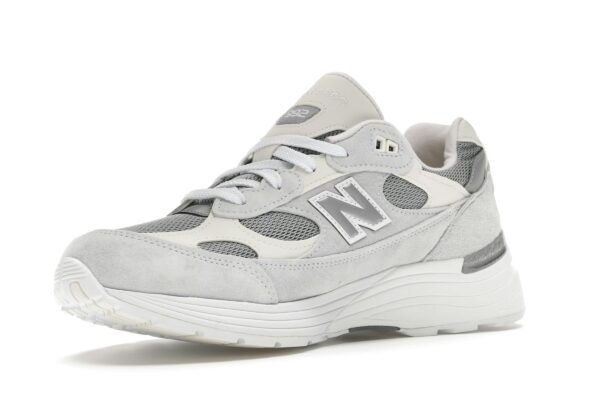 Photo by Sixfootoak Studio New Balance 992 White Silver Nimbus Cloud M992NC: Zapatillas deportivas para hombre
