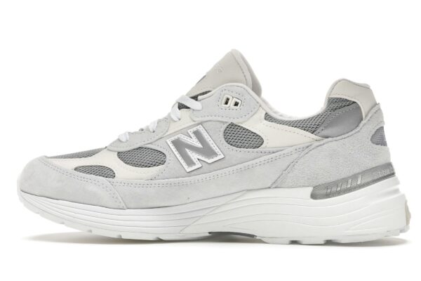 Photo by Sixfootoak Studio New Balance 992 White Silver Nimbus Cloud M992NC: Zapatillas deportivas para hombre