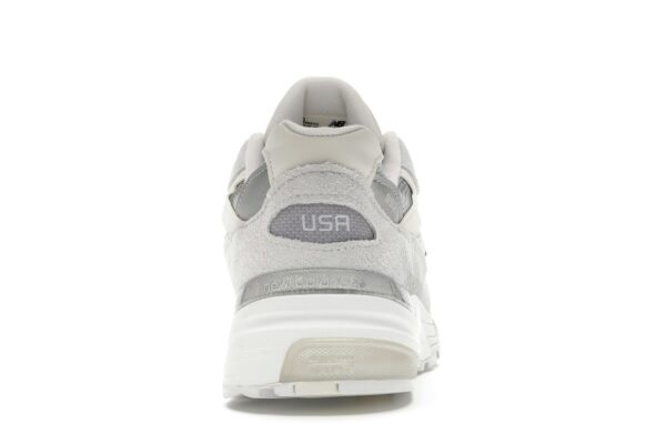 Photo by Sixfootoak Studio New Balance 992 White Silver Nimbus Cloud M992NC: Zapatillas deportivas para hombre