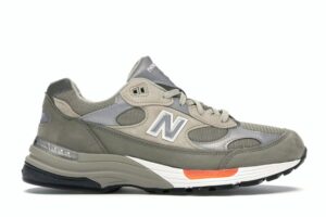 Zapatillas New Balance 992 WTAPS M992WT de nobuk y ante en gris