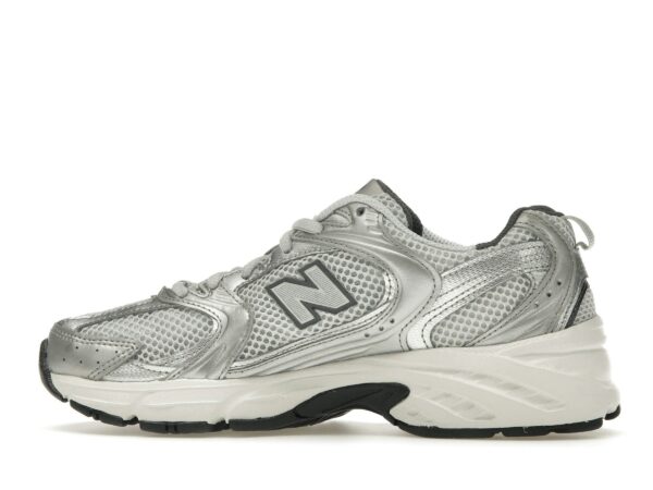 Zapatillas New Balance 530 Grey Matter plateadas metalizadas – MR530LG