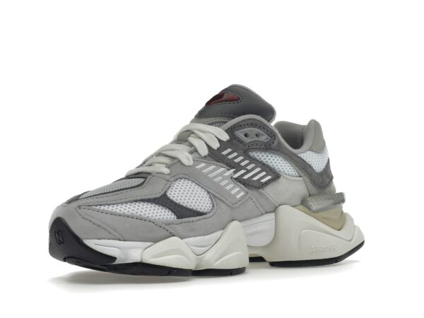 Photo by Sixfootoak Studio Zapatillas New Balance 9060 Rain Cloud Grey U9060GRY para hombre