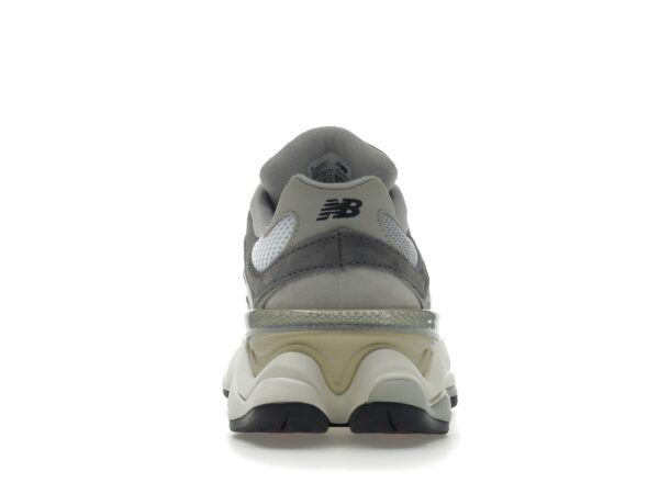 Photo by Sixfootoak Studio Zapatillas New Balance 9060 Rain Cloud Grey U9060GRY para hombre