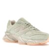 New Balance 9060 The Whitaker Group - Piezas faltantes, color plata y verde musgo, U9060WA1